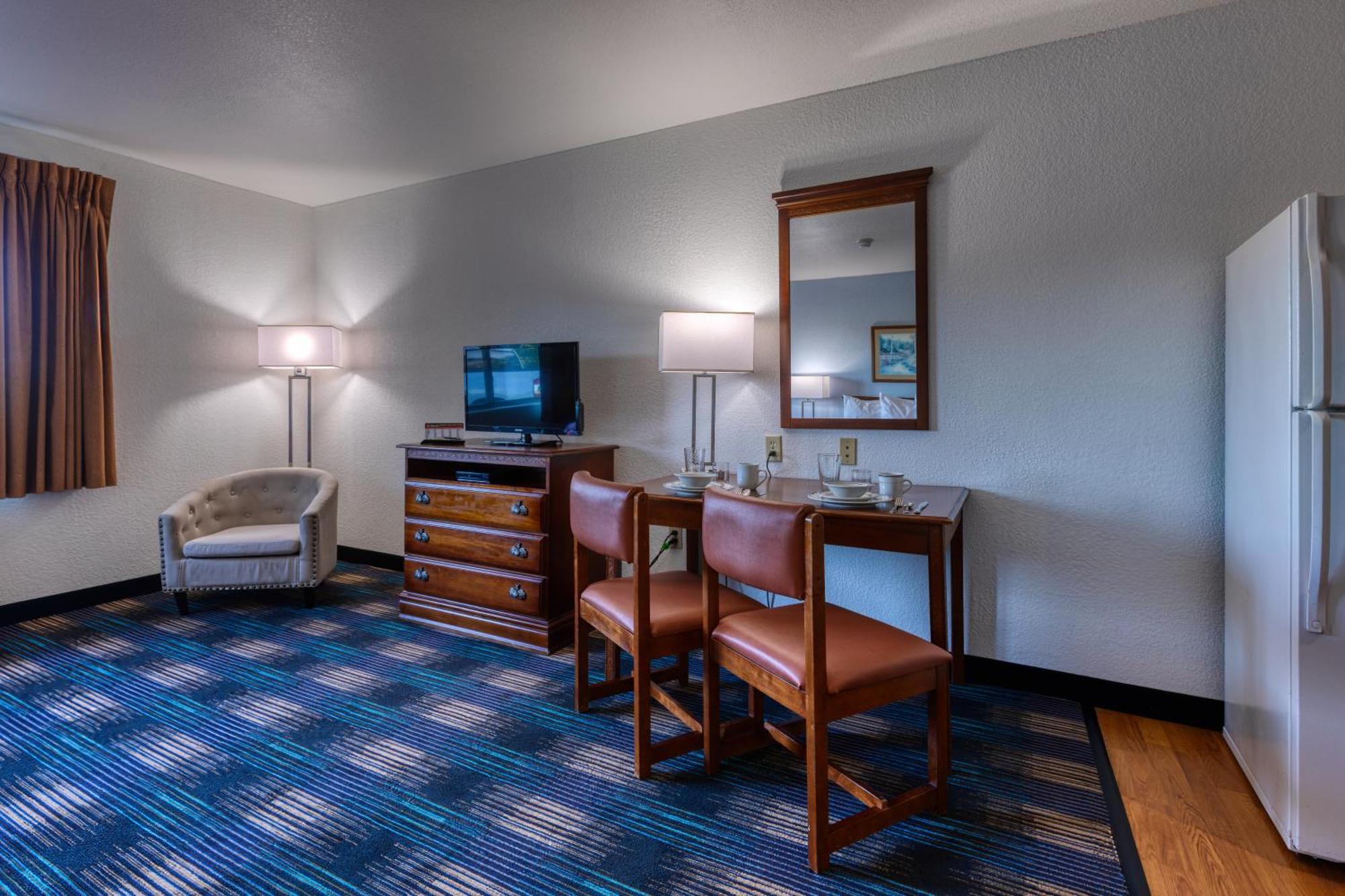 All Towne Suites Сейнт Робърт Екстериор снимка