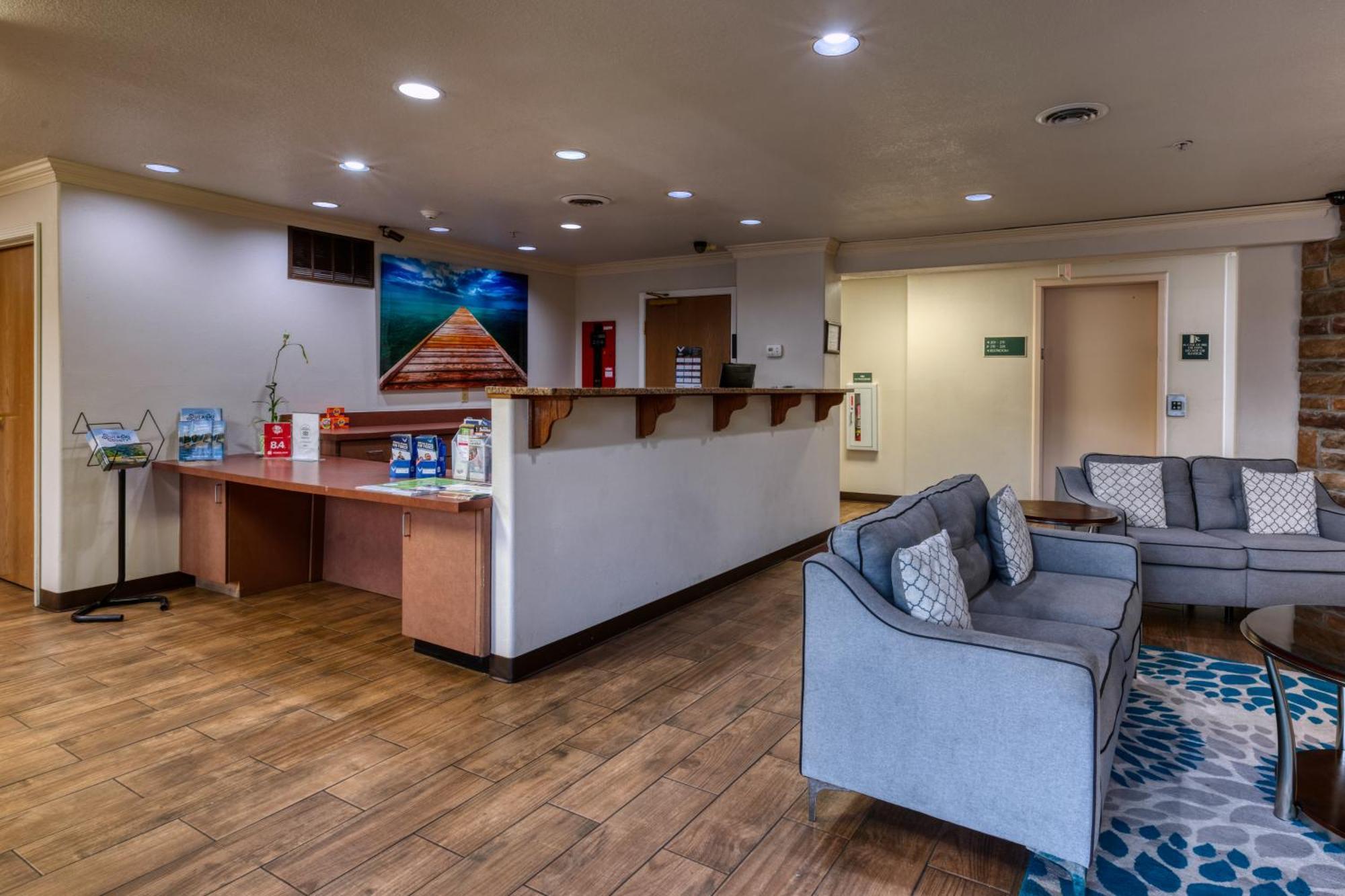 All Towne Suites Сейнт Робърт Екстериор снимка