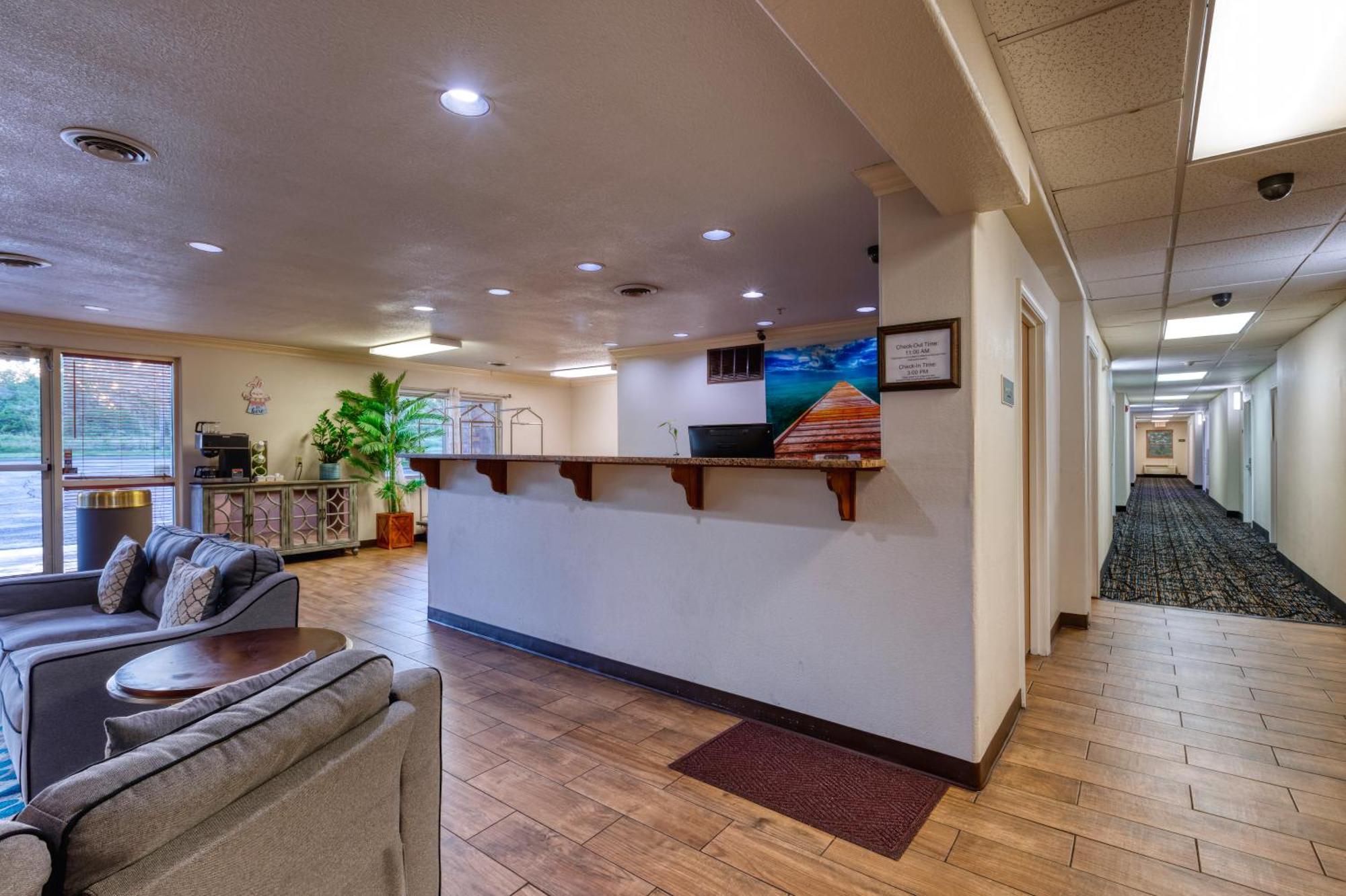 All Towne Suites Сейнт Робърт Екстериор снимка