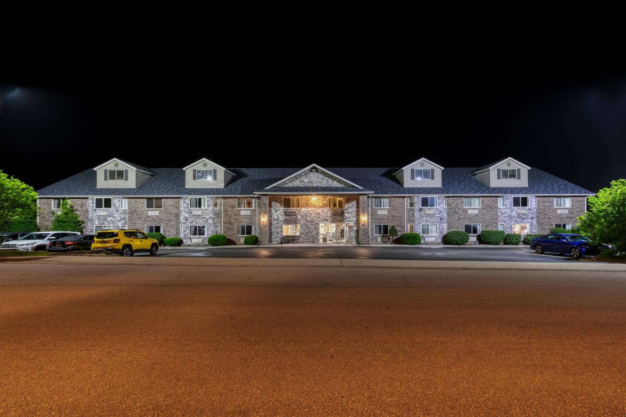 All Towne Suites Сейнт Робърт Екстериор снимка