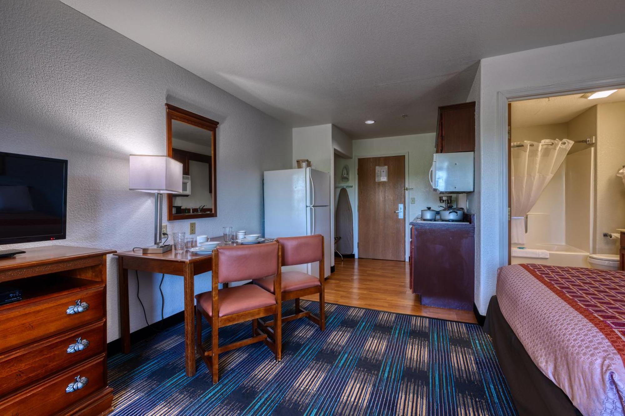 All Towne Suites Сейнт Робърт Екстериор снимка