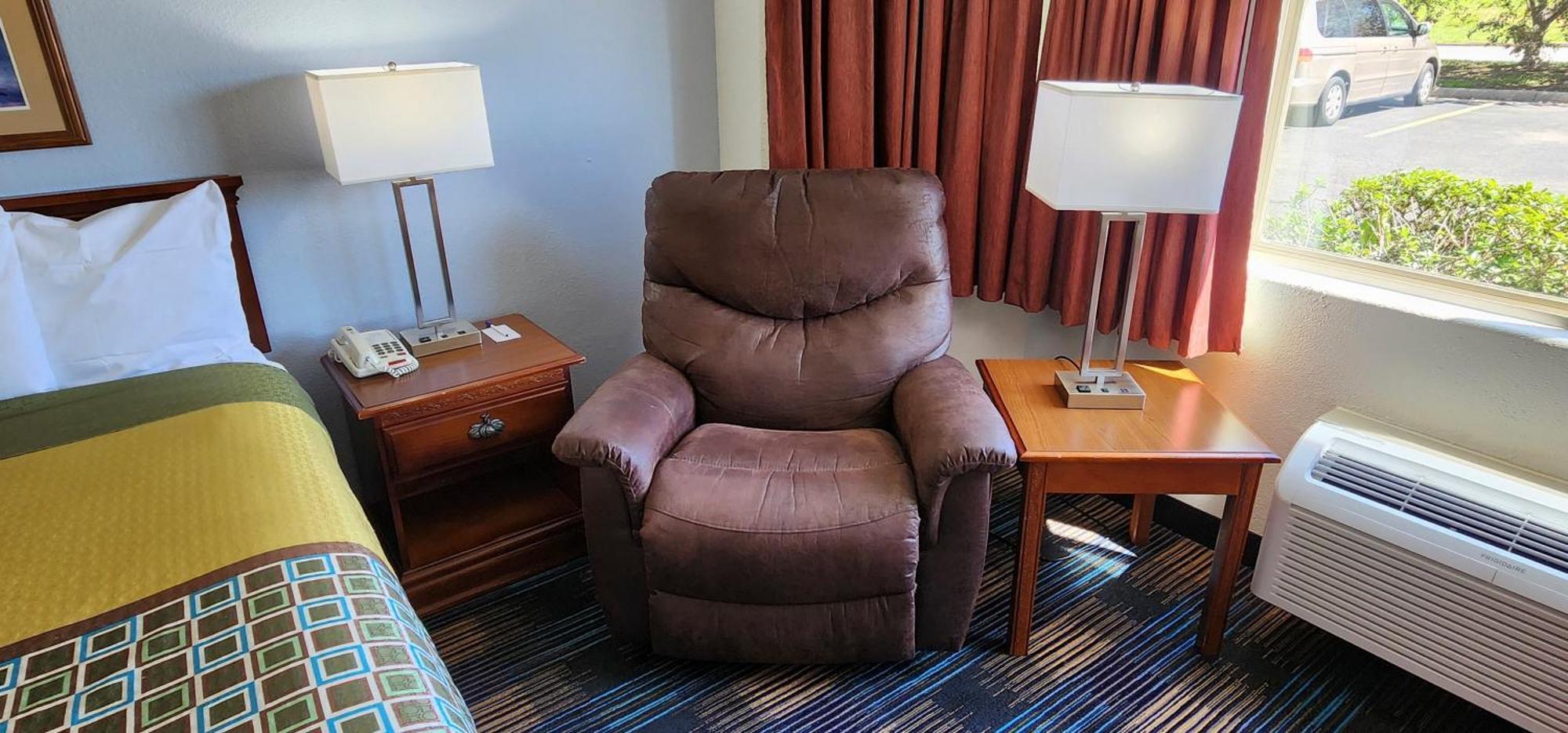 All Towne Suites Сейнт Робърт Екстериор снимка
