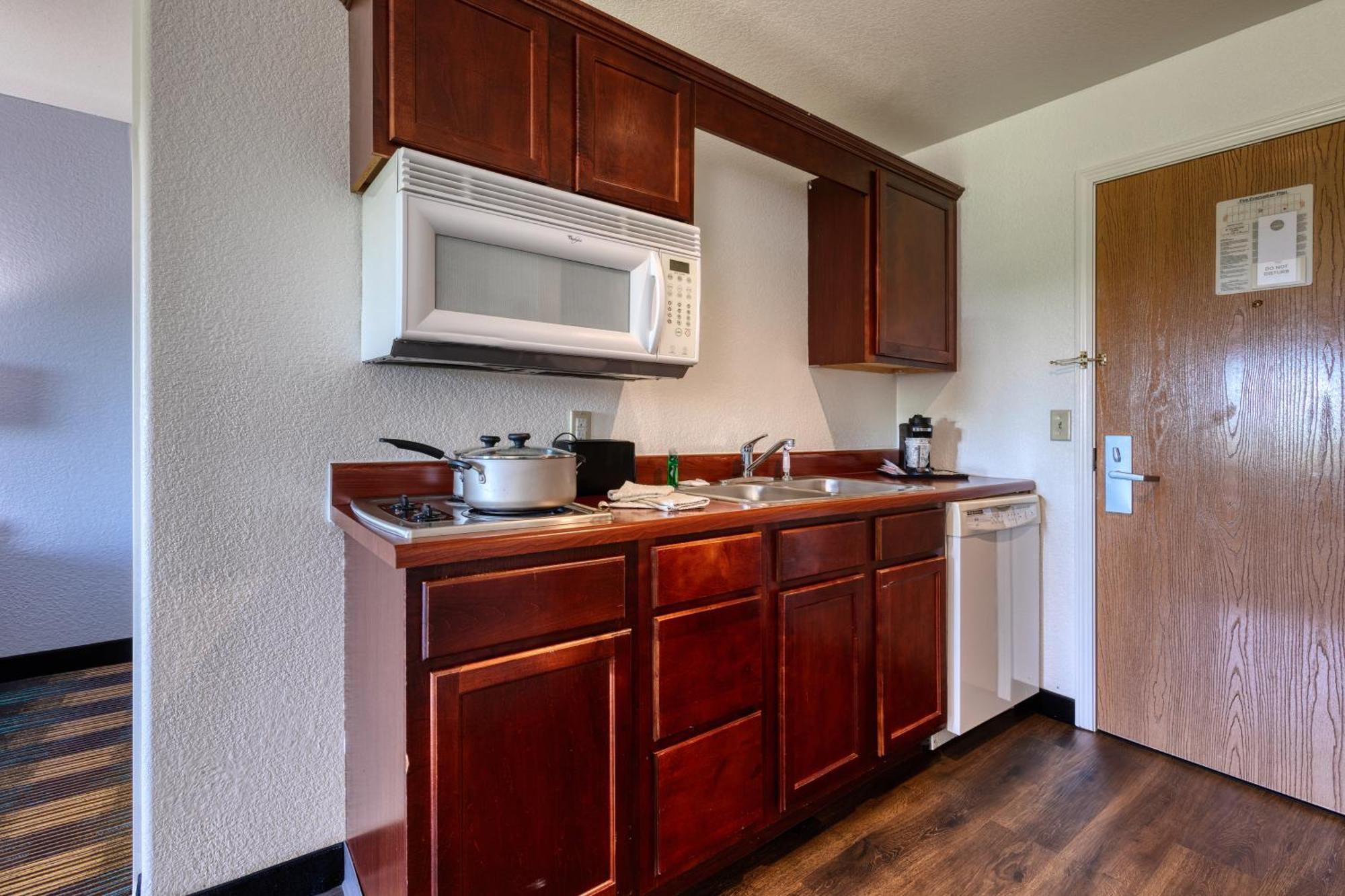 All Towne Suites Сейнт Робърт Екстериор снимка
