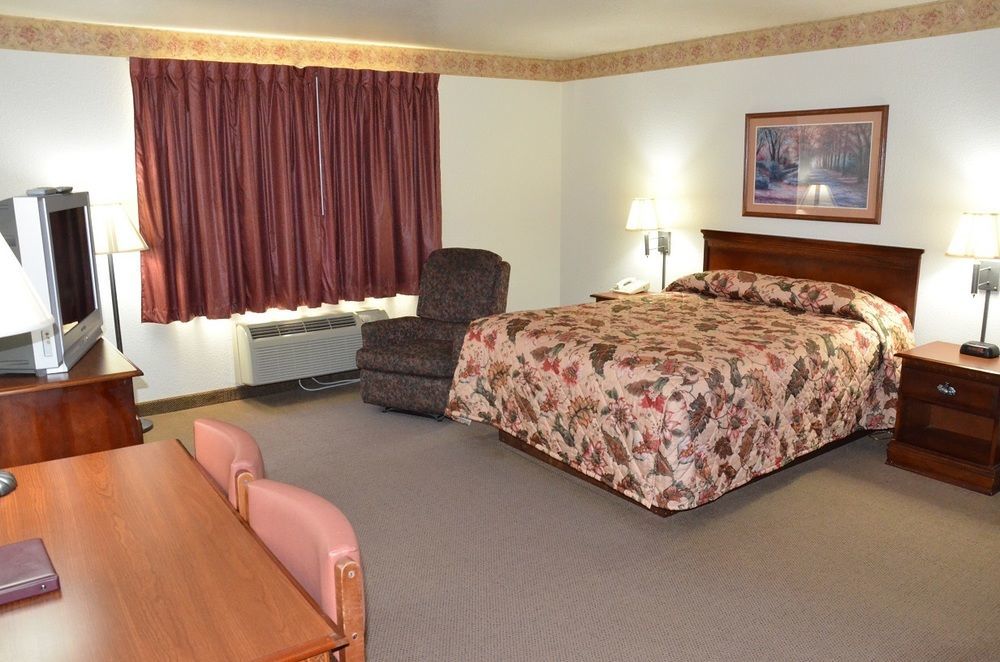All Towne Suites Сейнт Робърт Екстериор снимка